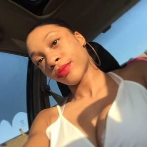 Meet your Posher, Makayla